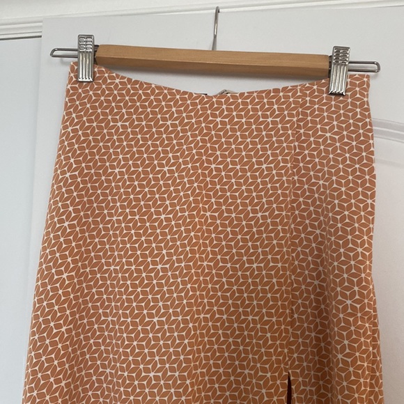 Abercrombie and Fitch dipped waist midi length skirt - Picture 4 of 6